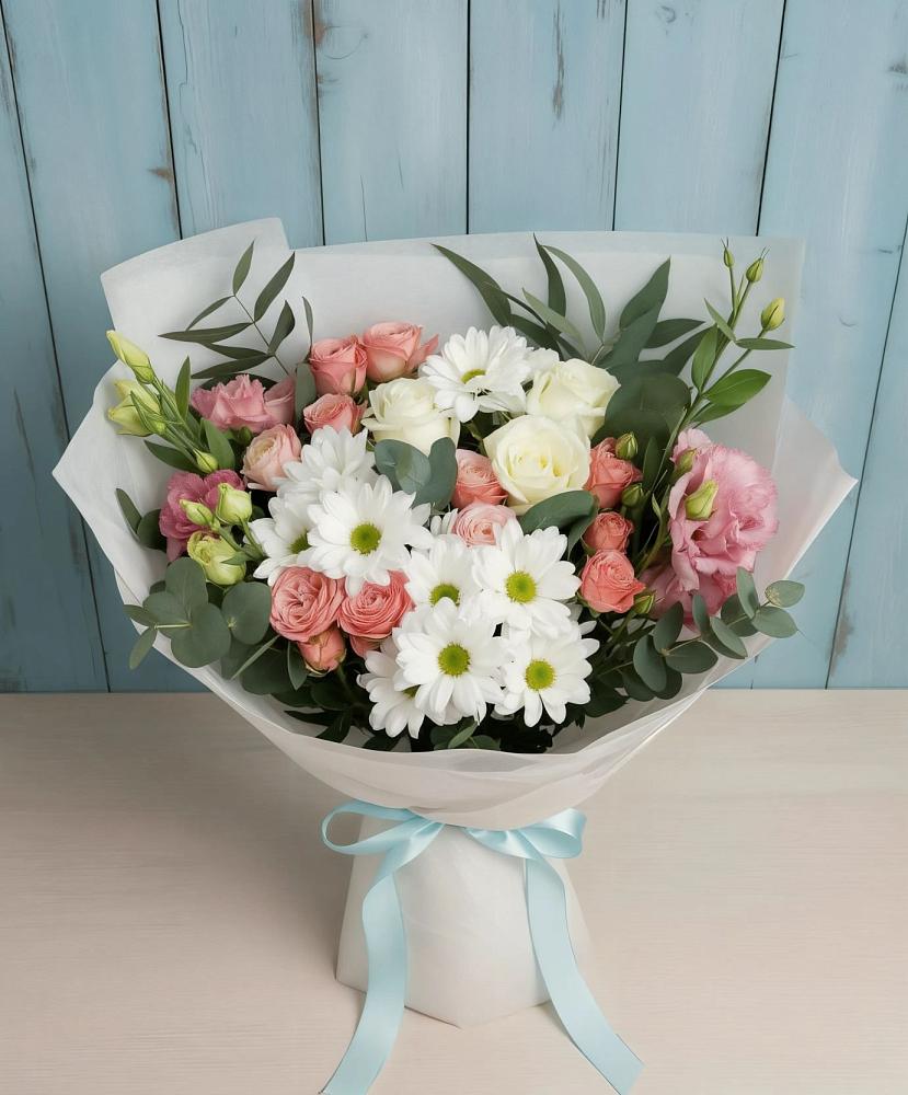 Букет цветов из: Розы, Лизиантусы и Хризантемы в Становом