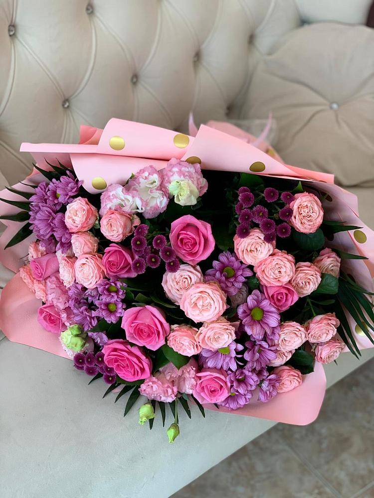 Букет цветов из: Хризантемы, Розы и Лизиантусы в Становом