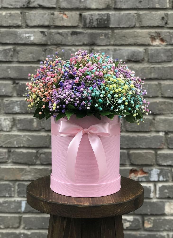 Цветочная композиция из Гипсофила и Розы в шляпной коробке в Становом