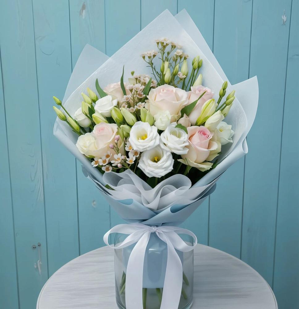 Букет цветов из: Розы и Лизиантусы в Становом