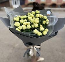 Букет Белые кустовые розы Солинеро в Становом