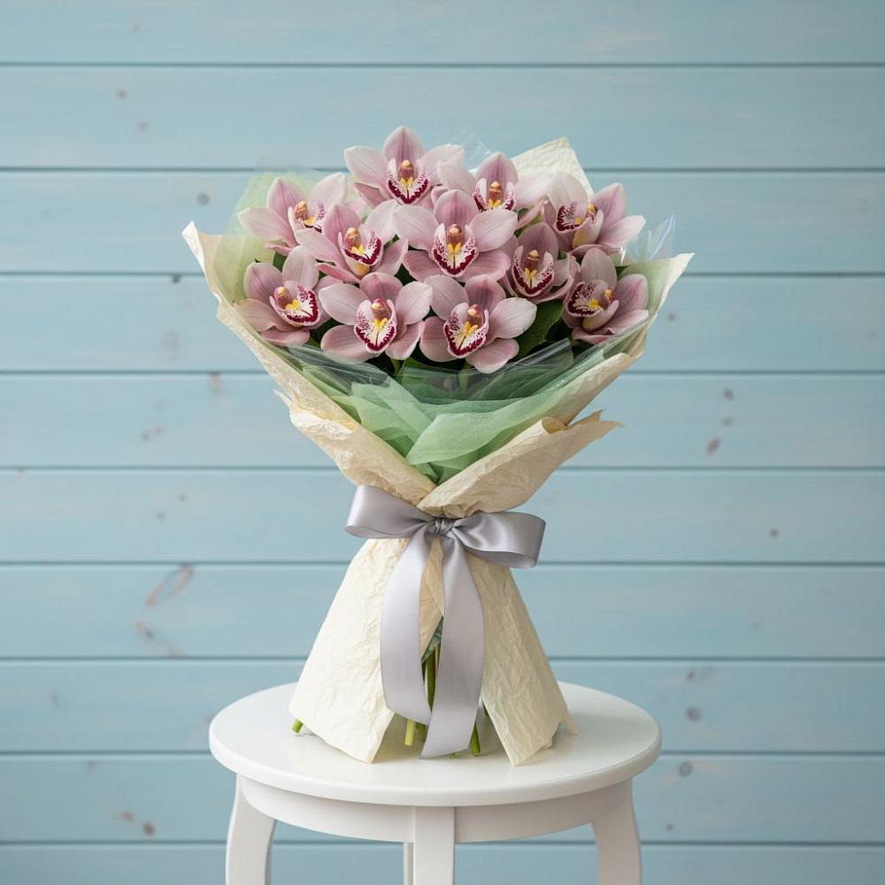 Букет цветов из: Орхидеи и Розы в Становом