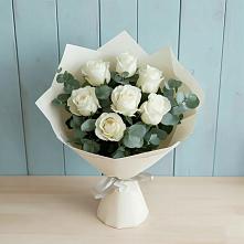 Букет Белые розы в Эвкалипте в Становом
