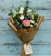 Букет цветов из:  Розы и Лизиантусы в Становом