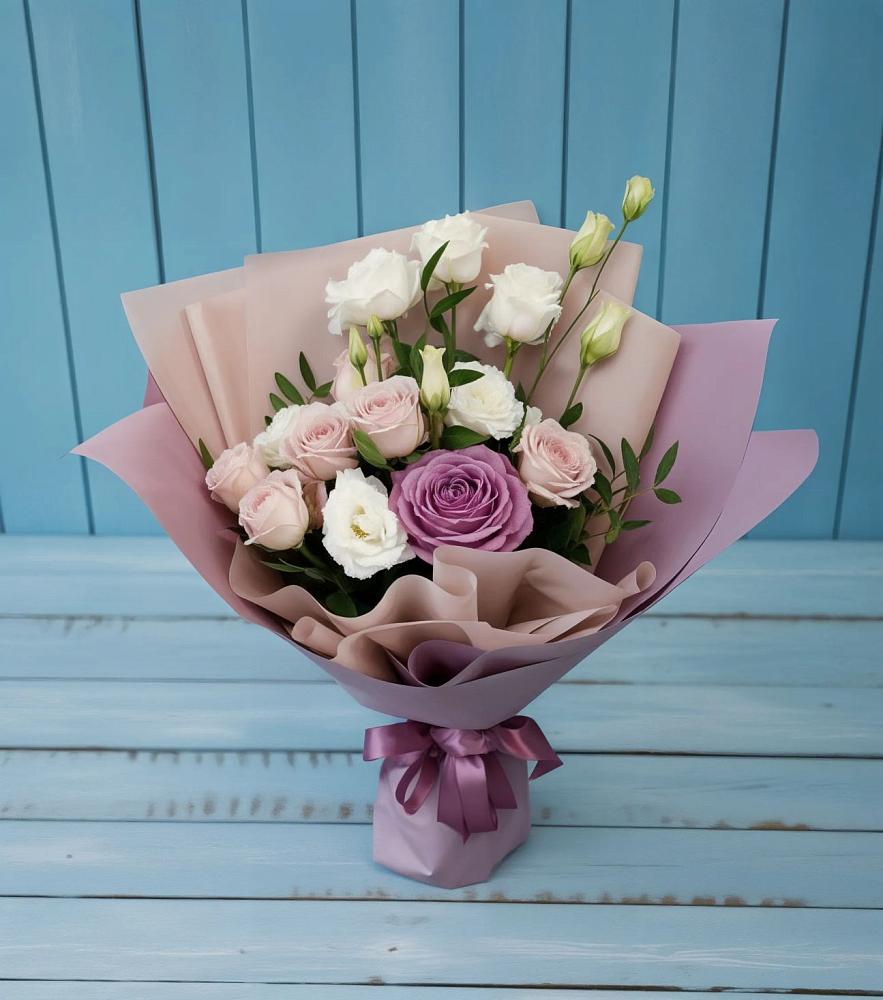 Букет цветов из: Розы и Лизиантусы в Становом